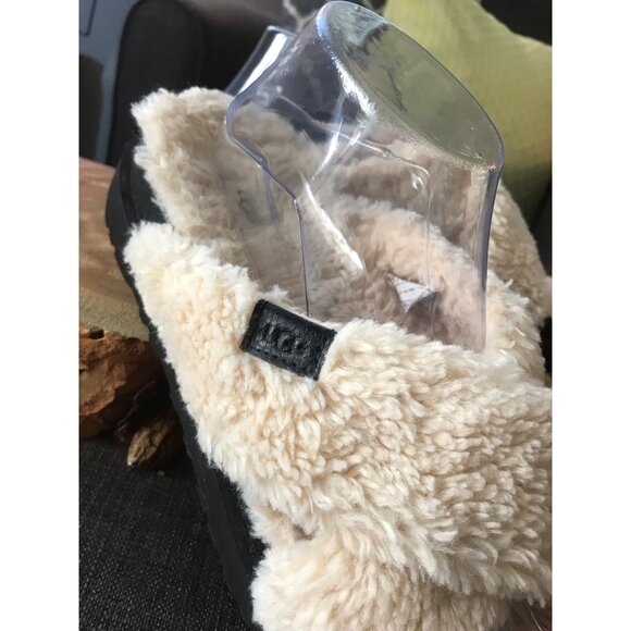 UGG Fuzz Sugar Cross in Cream size 11 Slide/Sandals - Picture 2 of 9